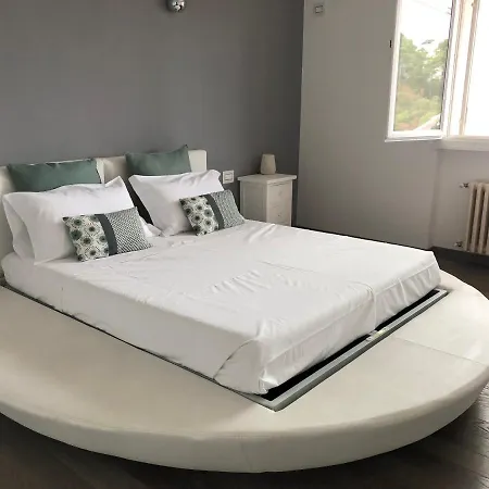 Azzuleo Holiday home *